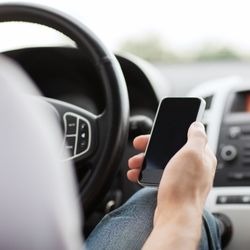 Phone Use at Red Lights: What the Law Says and Its Implications for California Car Crashes